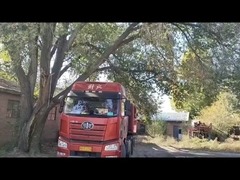 हमारा वितरक उत्पादों को गोदाम में उतार रहा है