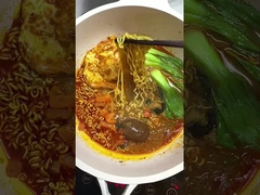 सब्जी सामग्री 203g*12 कप नूडल्स गर्म स्तर मसालेदार 203g*12