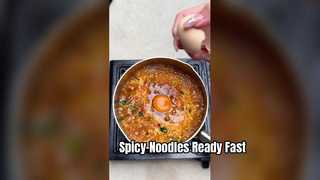मसालेदार चोंगकिंग हॉटपॉट नूडल्स त्वरित भोजन