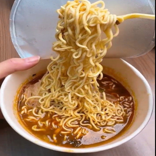 8 मिनट में उबलते पानी के साथ चीनी मीठा आलू Vermicelli 189g*12 त्वरित और आसान रात का खाना