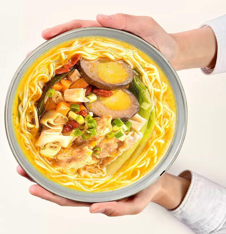 सोना सूप गोमांस स्वाद मसालेदार और खट्टे Vermicelli तत्काल नूडल चीन नूडल चीन भोजन